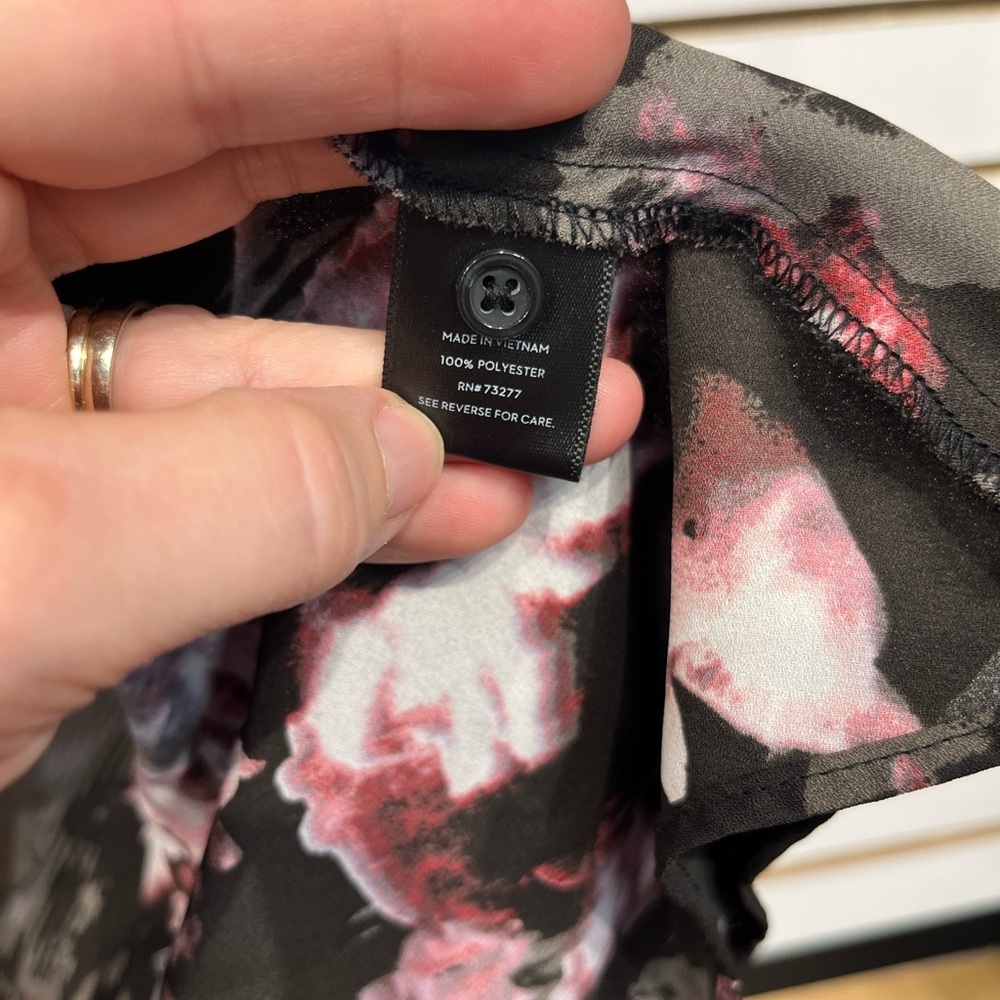 Simply Vera blouse size medium - Picture 4 of 8